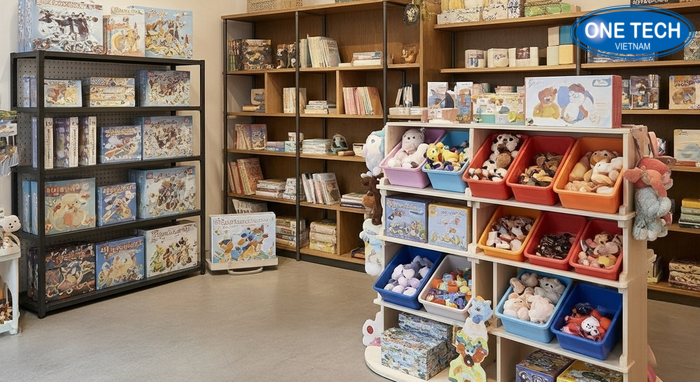 Mẫu kệ trưng bày đồ chơi trẻ em bền đẹp hiện đại Mẫu kệ trưng bày đồ chơi trẻ em bằng gỗ, sắt, nhựa với màu sắc tươi sáng